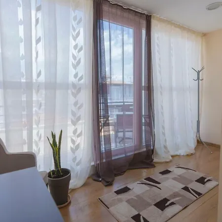 Apartment Floor Downtown Port View *
