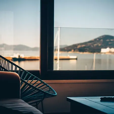 Floor Downtown Port View *