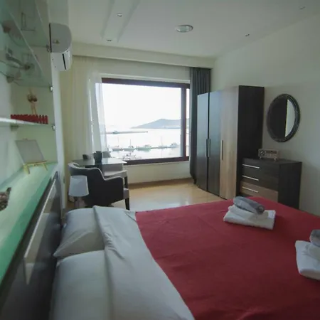 Floor Downtown Port View Apartment Kavala